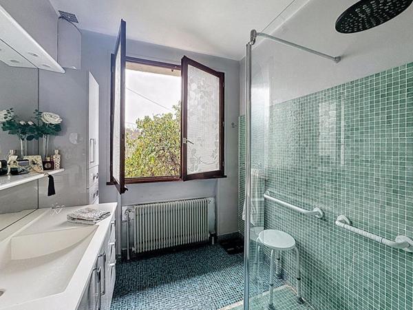 Maison familiale en impasse  Calme et nature à proximité immédiate de la coulée verte!