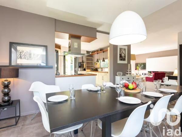 Maison traditionnelle 5 pièces de 153 m² à Cancale (35260)