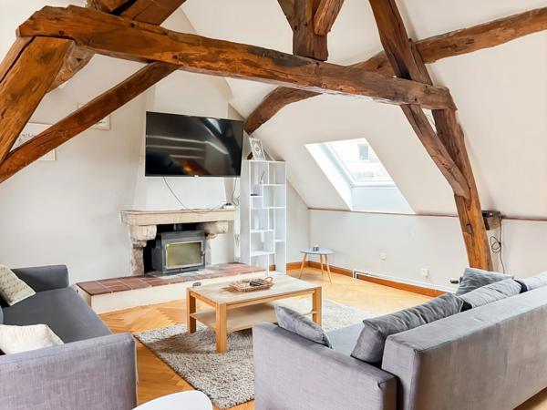 SUD BOURGOGNE | MAISON ATYPIQUE 7 PIÈCES | CARACTÈRE & VOLUMES | PROCHE CLUNY - 166 m² - 540 m²