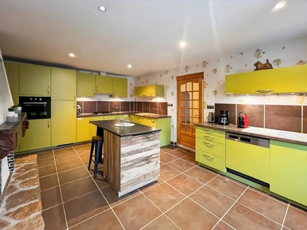 SUD BOURGOGNE | MAISON ATYPIQUE 7 PIÈCES | CARACTÈRE & VOLUMES | PROCHE CLUNY - 166 m² - 540 m²