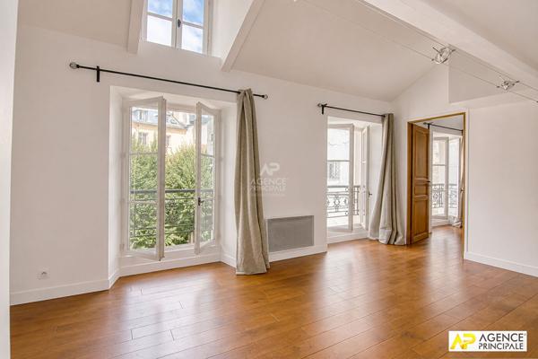 Versailles Saint-Louis Appatement 3 pièces 74.98 m² au sol situé au 2ème étage 435 000 € **  - Référence  28338