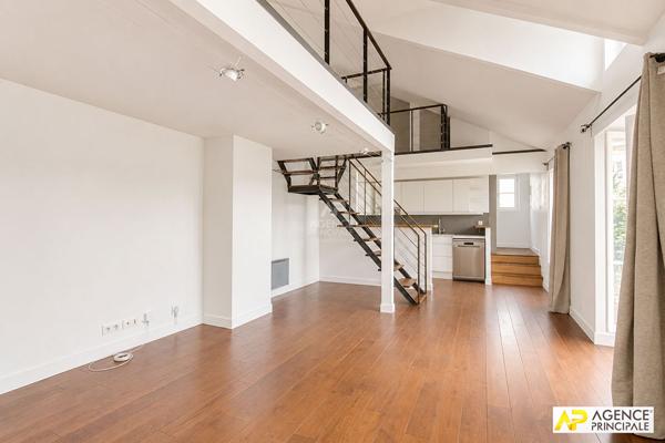 Versailles Saint-Louis Appatement 3 pièces 74.98 m² au sol situé au 2ème étage 435 000 € **  - Référence  28338