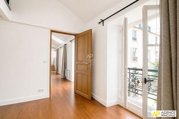 Versailles Saint-Louis Appatement 3 pièces 74.98 m² au sol situé au 2ème étage 435 000 € **  - Référence  28338