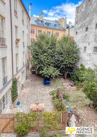 Versailles Saint-Louis Appatement 3 pièces 74.98 m² au sol situé au 2ème étage 435 000 € **  - Référence  28338