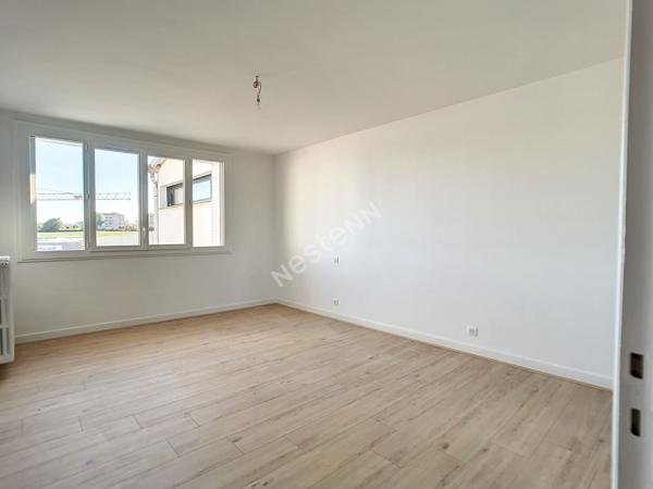 A louer à Aurillac, maison 6 pièces d'une surface de 195 m² avec garage et terrasse.