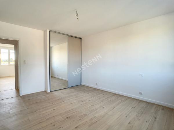 A louer à Aurillac, maison 6 pièces d'une surface de 195 m² avec garage et terrasse.