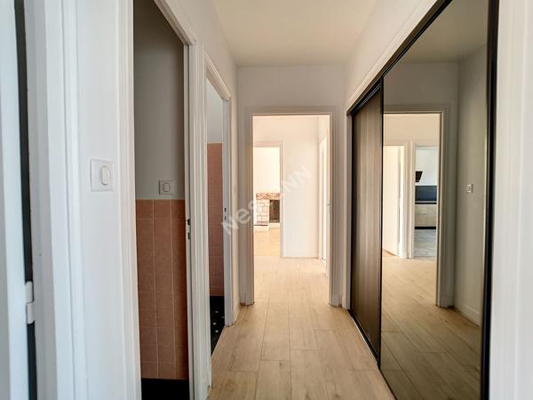 A louer à Aurillac, maison 6 pièces d'une surface de 195 m² avec garage et terrasse.