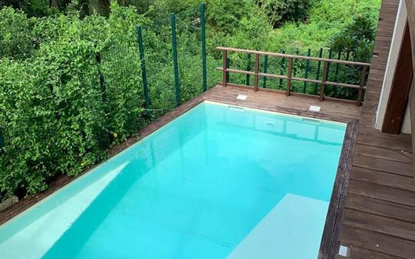 Maison à louer    4 pièces •  Koungou