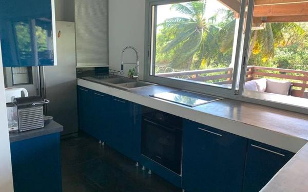 Maison à louer    4 pièces •  Koungou