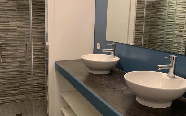 Maison à louer    4 pièces •  Koungou