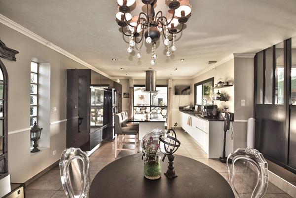 Maison récente à vendre à Quincieux - 5 pièces avec piscine