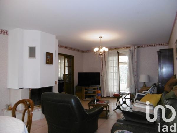 Maison traditionnelle 6 pièces de 130 m² à Le Dorat (87210)