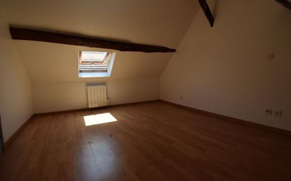 Appartement à louer    4 pièces • 52,71 m2 Saint-Prix