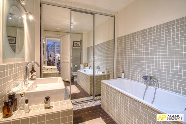 Versailles Notre-Dame Appartement duplex 3 pièces 90 m² au sol aux 2ème et 3ème étage €485 000 ** - Référence 26742