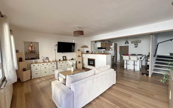 Maison à vendre    6 pièces •  Bessan