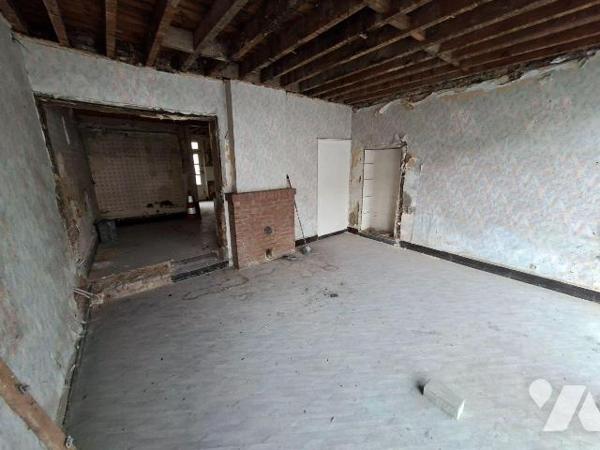 A VENDRE à LOUVROIL Maison à usage mixte, sur axe passant, comprenant :
au rez-de-chaussée : l...