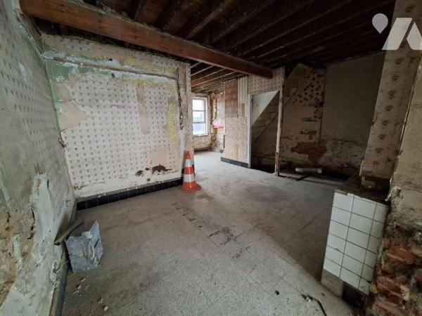 A VENDRE à LOUVROIL Maison à usage mixte, sur axe passant, comprenant :
au rez-de-chaussée : l...