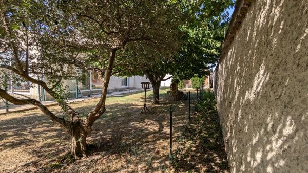 Entraigues-sur-la-Sorgue (84320) Charmante maison à Entraigues-sur-la-Sorgue