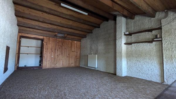 Entraigues-sur-la-Sorgue (84320) Charmante maison à Entraigues-sur-la-Sorgue