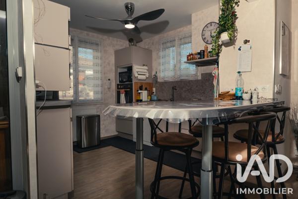 Maison à vendre 7 pièces 105 m² Saint-Mamet-la-Salvetat