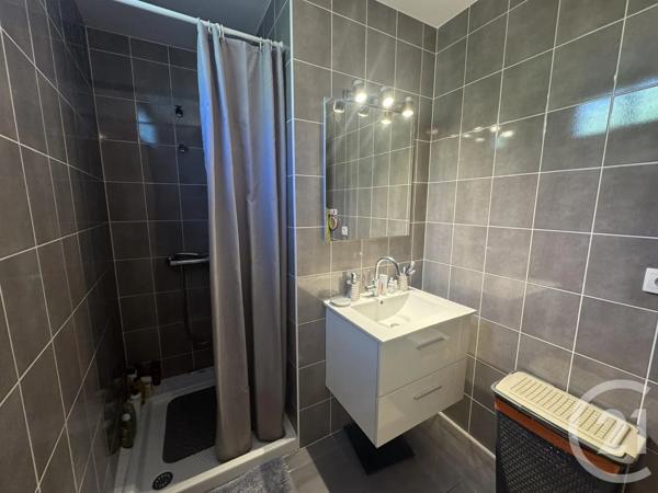 Maison à vendre  4 pièces - 75,60 m 2   STE MAXIME  - 83