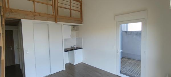 Appartement duplex lumineux 36m2 Parking et terrasse quartier les Minimes LA ROCHELLE (17)