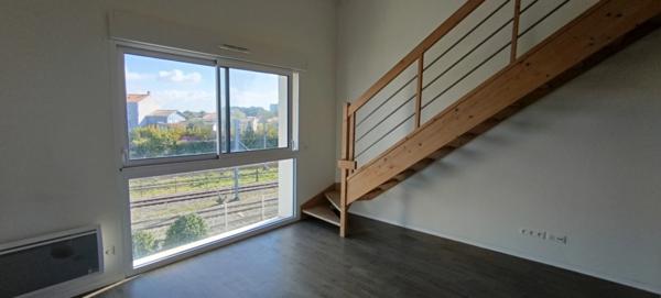 Appartement duplex lumineux 36m2 Parking et terrasse quartier les Minimes LA ROCHELLE (17)