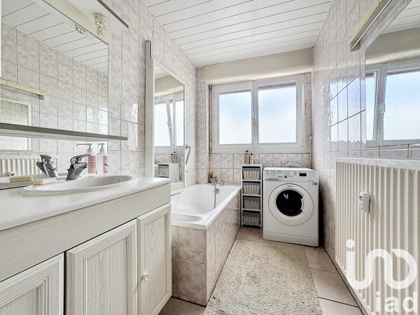 Appartement 3 pièces de 71 m² à Châlons-en-Champagne (51000)