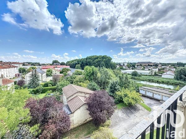 Appartement 3 pièces de 71 m² à Châlons-en-Champagne (51000)