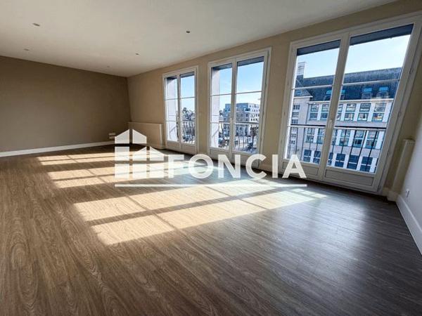 Location Appartement 3 pièces 77.09 m² - 3EME ETAGE Vannes 56000