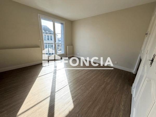 Location Appartement 3 pièces 77.09 m² - 3EME ETAGE Vannes 56000