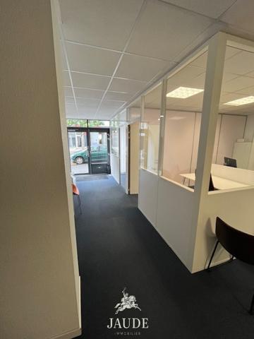A VENDRE SECTEUR CARMES REPUBLIQUE LOCAL 85m² AVEC VITRINE Détails des diagnostics énergétiques