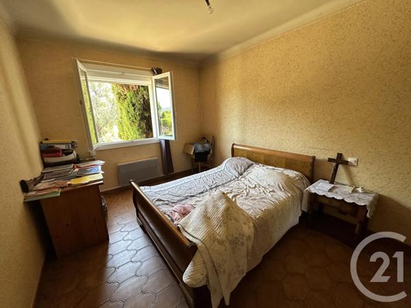 Maison à vendre  4 pièces - 114 m 2   ST CYR SUR MER  - 83