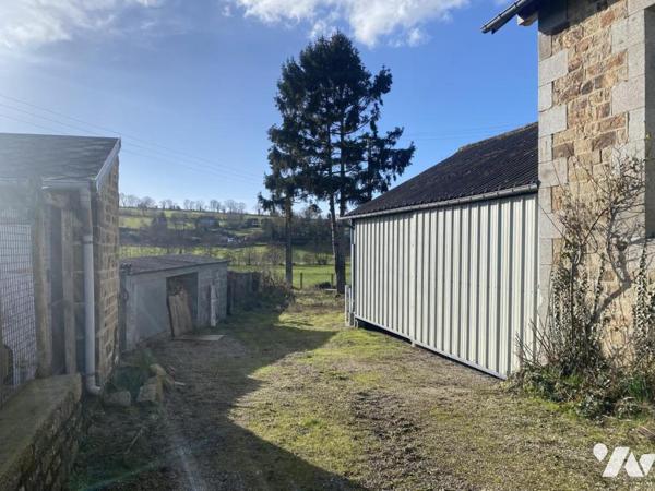 ENSEMBLE IMMOBILIER AVEC DEPENDANCES ET TERRAIN 