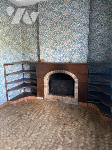 ENSEMBLE IMMOBILIER AVEC DEPENDANCES ET TERRAIN 