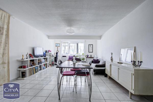 Appartement à vendre 2 pièces 56.84m² Saint-Estève (66240)