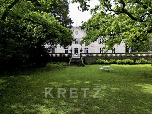 Château du XVIIIe siècle à proximité de Tours