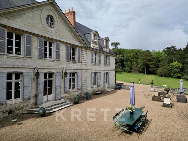 Château du XVIIIe siècle à proximité de Tours