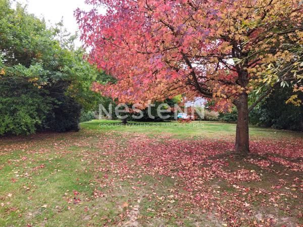 Terrain constructible 700m² LANLOUP