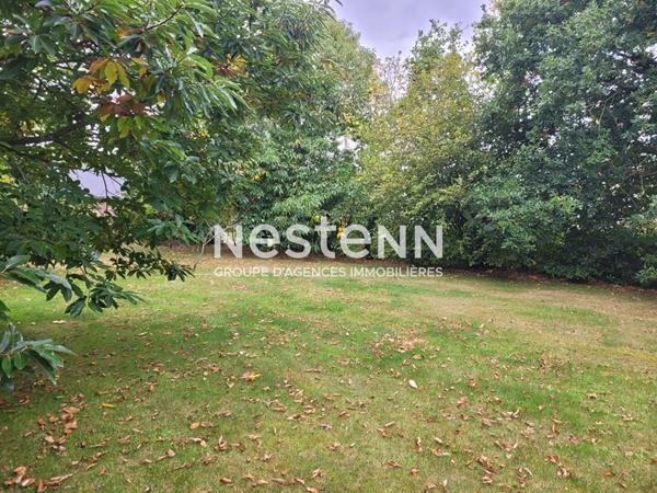 Terrain constructible 700m² LANLOUP