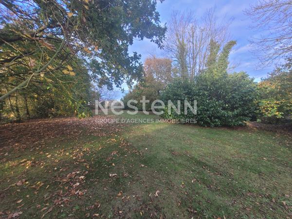 Terrain constructible 700m² LANLOUP