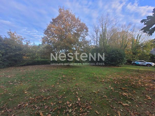 Terrain constructible 700m² LANLOUP