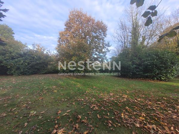 Terrain constructible 700m² LANLOUP