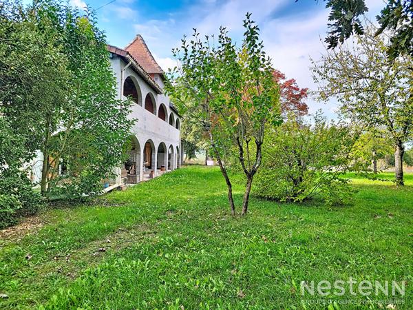 À vendre Propriété avec Maison en pierre de 280 m² avec et parc de 7 hectares avec lac à Mézin