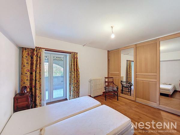 À vendre Propriété avec Maison en pierre de 280 m² avec et parc de 7 hectares avec lac à Mézin