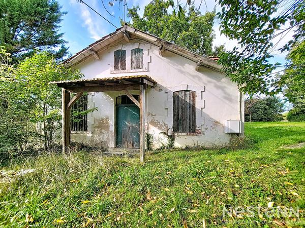 À vendre Propriété avec Maison en pierre de 280 m² avec et parc de 7 hectares avec lac à Mézin