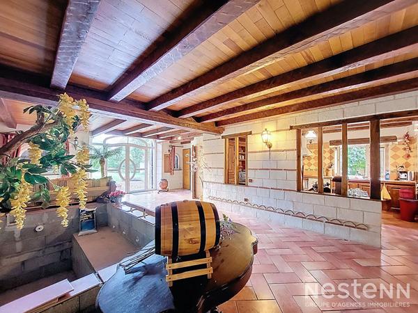 À vendre Propriété avec Maison en pierre de 280 m² avec et parc de 7 hectares avec lac à Mézin