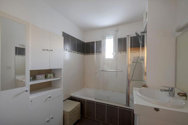 Bruz centre - Appartement 4 pièces - terrasse et jardin - 2 parking - Cellier