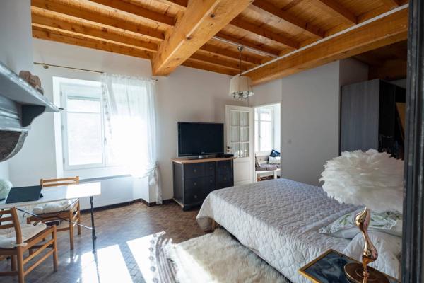 MAISON/LONGERE FORT POTENTIEL