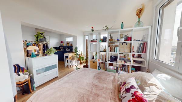 BEAU STUDIO AVEC BALCON